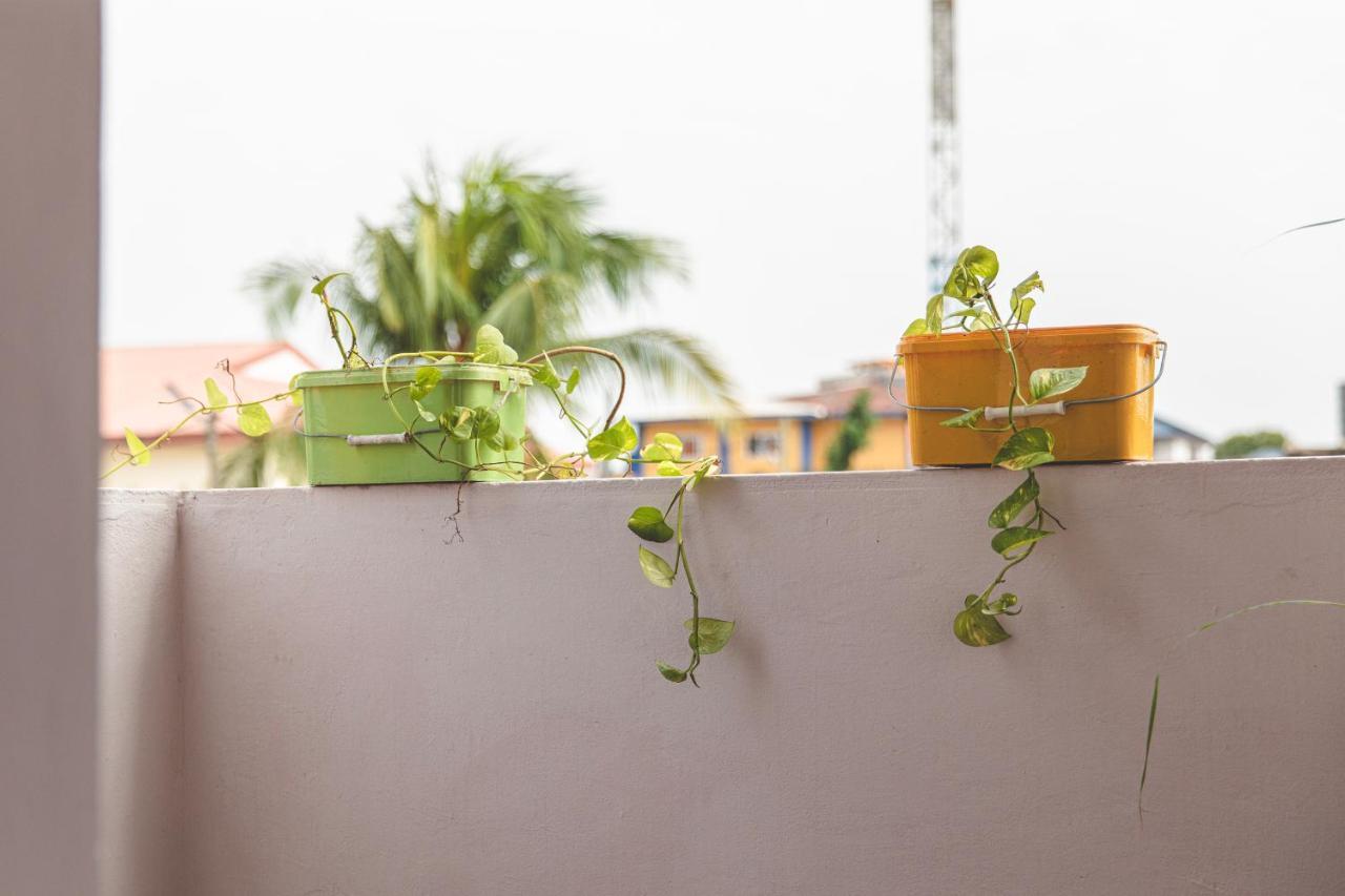 African Vibrations Hostel Osu Accra Exterior photo